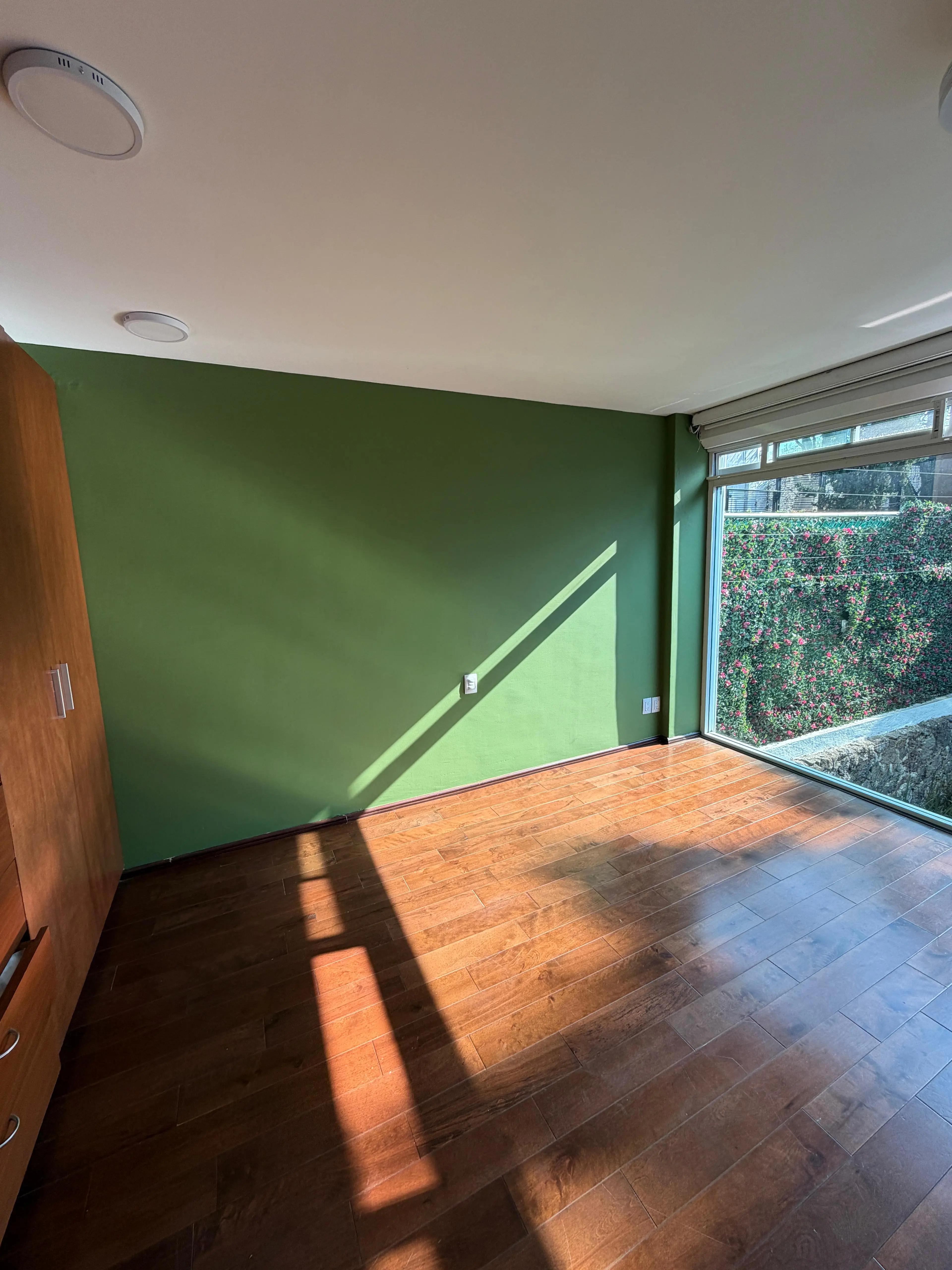 Hardwood and tile flooring installation in a Dallas home